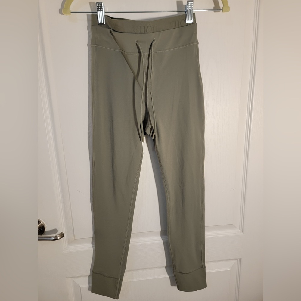 Vuori•Elevate Daily Legging•SOLD OUT•Form High Rise Pant•Pistachio•LIKE NEW• Med - Picture 9 of 15
